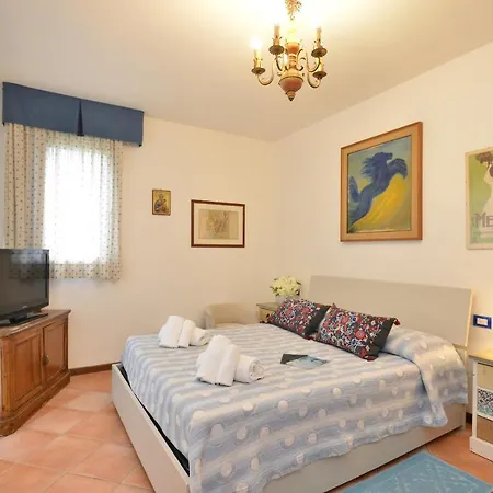 Izzhome Fortuna Apartment Pula