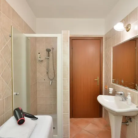 Izzhome Fortuna Apartment Pula